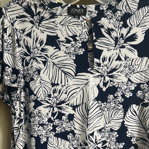 Jones New York Blue and White Fitted T-Shirt with Mandarin Collar - Picture 15 of 17